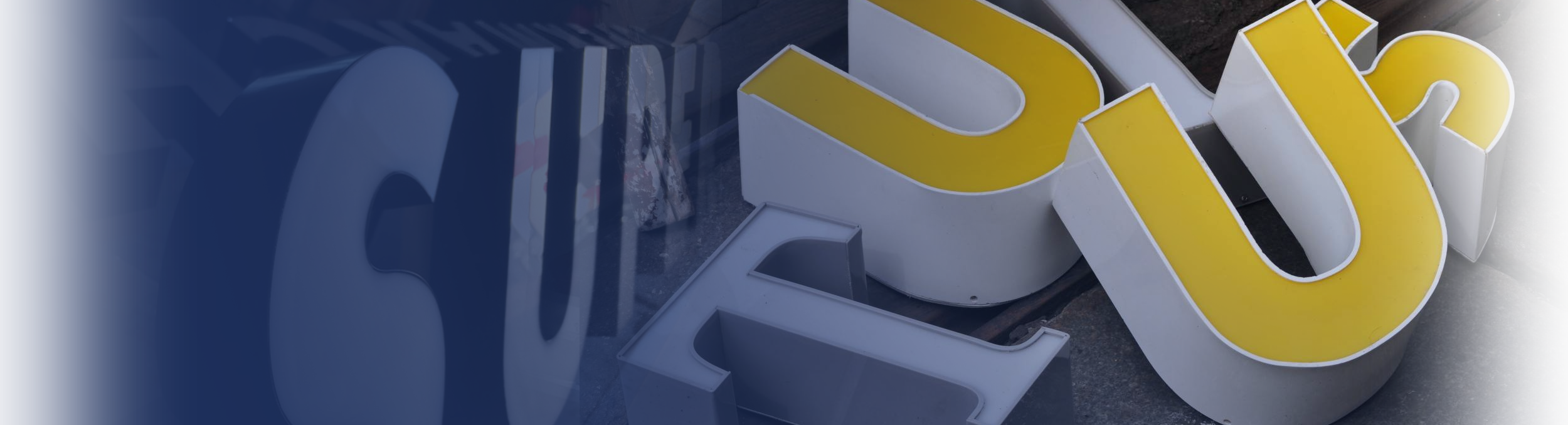 Boîtier éclairage lettres jaune et blanc